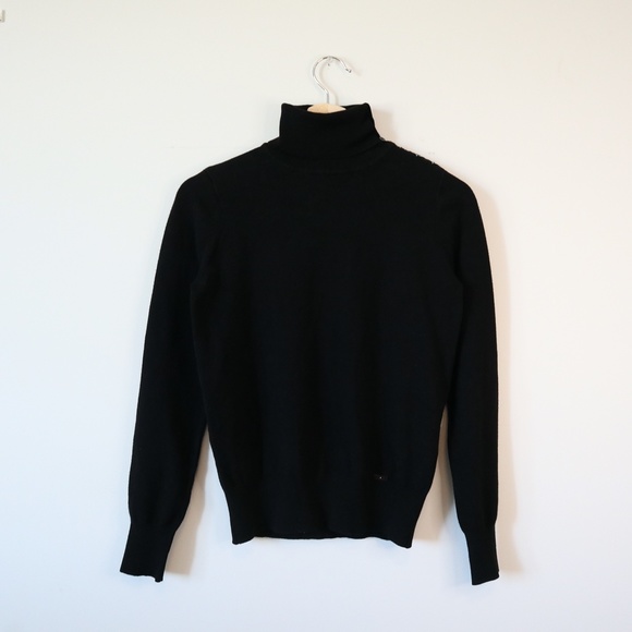 LUI JO Stylish Black Turtle Neck - Picture 6 of 9